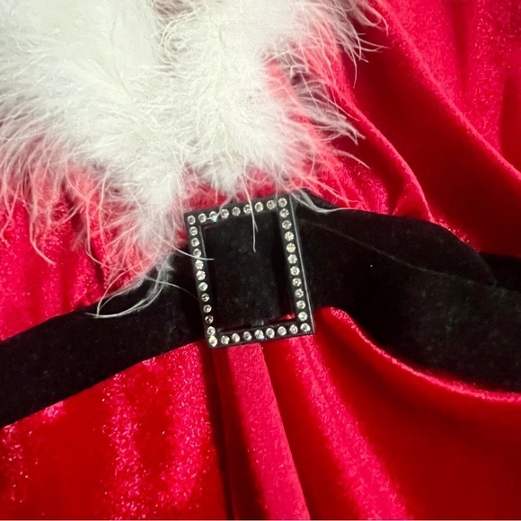 ηεω Velvet Santa Robe & G-String Set Red w/ White Feather Trim Secret Treasures - Picture 5 of 14